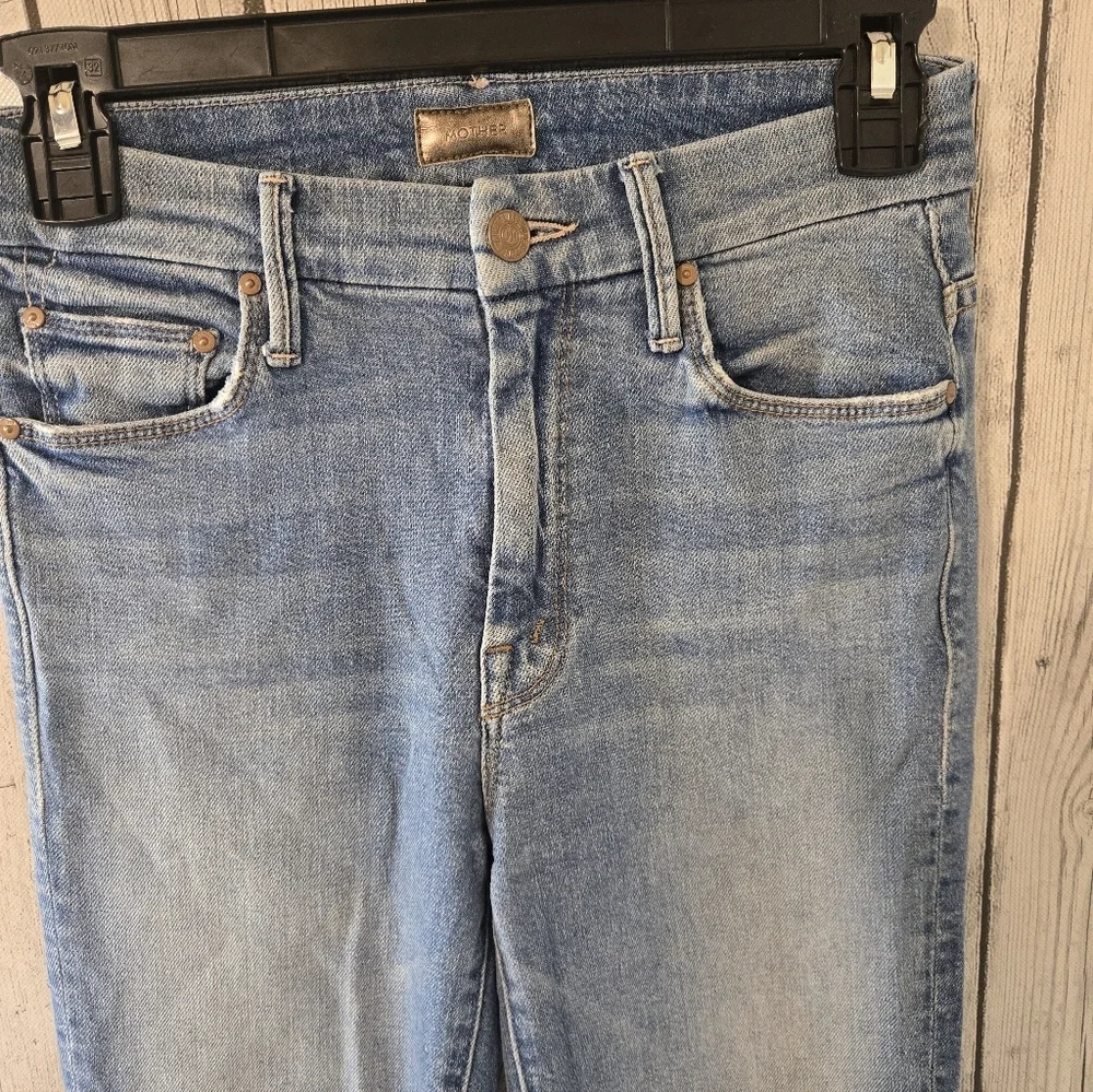 Mother High Waisted Looker Ankle Fray in Shoot To Thrill Size 24